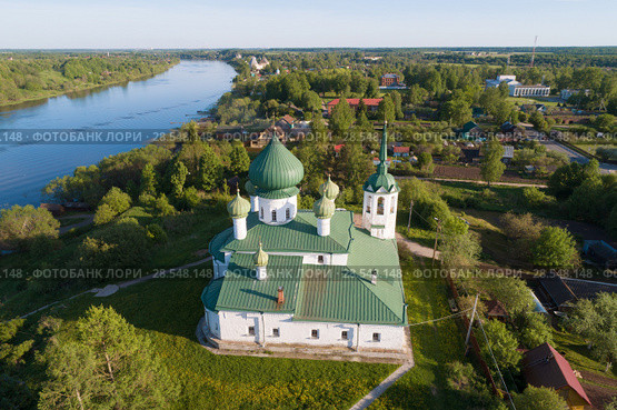 Церковь Рождества Иоанна Предтечи в Старой Ладоге. Ленинградская область, Россия (аэрофотосъемка) (2018 год). Стоковое фото, фотограф Виктор Карасев / Фотобанк Лори