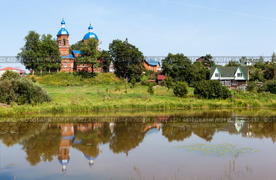 Церковь Рождества Пресвятой Богородицы. 1886. Архитектор: И.И. Буланов. Ленинградская область. Село Рождествено (2014 год). Стоковое фото, фотограф Сергей Афанасьев / Фотобанк Лори