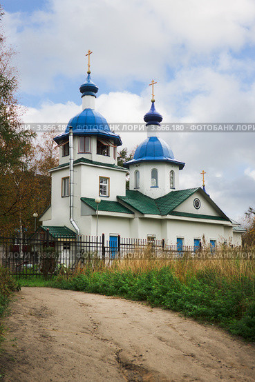 Церковь в честь иконы Пресвятой Богородицы <Скоропослушница Невская> в Пудоже (2012 год). Стоковое фото, фотограф Александр Романов / Фотобанк Лори