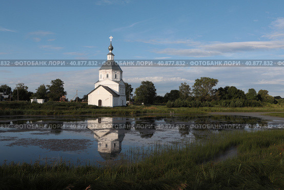 Церковь Василия Великого (1793) в родовом селе Кистыш А.В. Суворова (2023 год). Редакционное фото, фотограф Дмитрий Неумоин / Фотобанк Лори