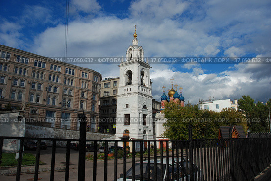 Церковь великомученика Георгия (она же Покровская), что на Варварке. Город Москва (2011 год). Редакционное фото, фотограф lana1501 / Фотобанк Лори