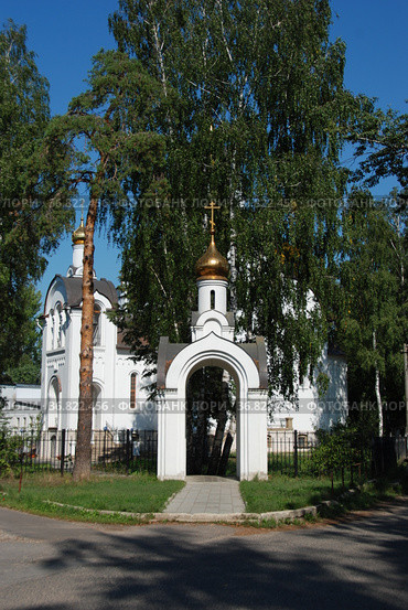 Церковь Воскресения Христова. Октябрьская улица, 2. Поселок Быково. Раменский район. Московская область (2011 год). Стоковое фото, фотограф lana1501 / Фотобанк Лори