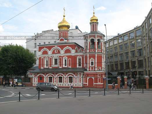 Церковь Всех Святых на Кулишках в центре Москвы (2010 год). Стоковое фото, фотограф Михаил Головкин / Фотобанк Лори