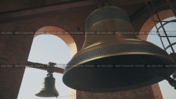Церковный колокольный звон. Church Bell Ringing. Achairskiy Monastery, with audio. Russia. (2017 год). Стоковое видео, видеограф EStarodubov / Фотобанк Лори