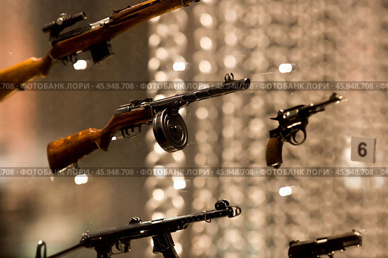 TULA, Russia - August 16, 2024: Tula State Museum of Arms. Permanent exhibition "The history of small arms and bladed weapons from the 14th century to the present". Редакционное фото, фотограф Photojuli / Фотобанк Лори