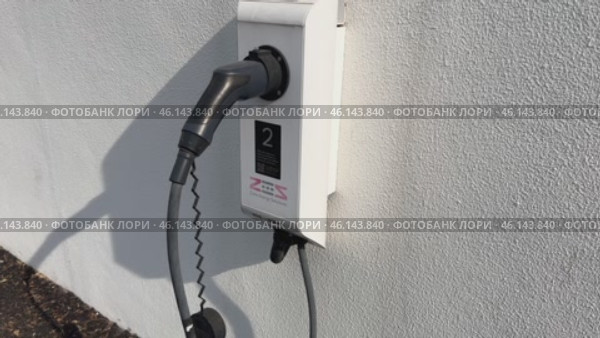 Turkey, Belek, 10 June 2024. Refueling for electric cars. Редакционное видео, видеограф Ирина Старикова / Фотобанк Лори