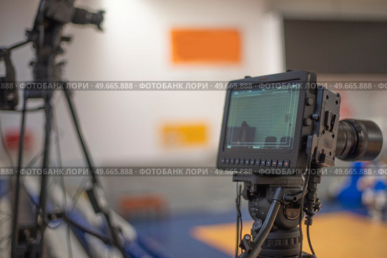 TV camera for broadcasting on the Internet on basketball. Стоковое фото, агентство Ingram Publishing / Фотобанк Лори