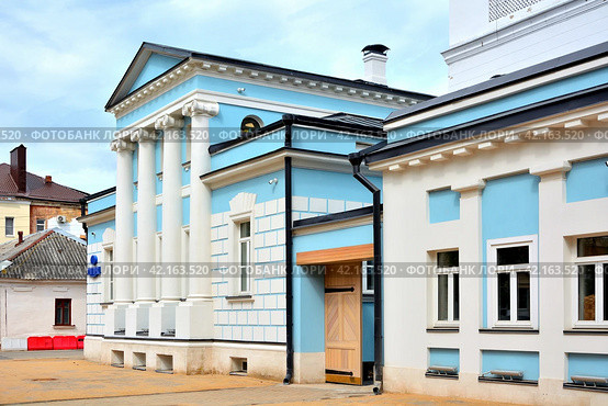 Tver, the ancient building of the former city estate of titular councilor (2023 год). Стоковое фото, фотограф Ольга Остроухова / Фотобанк Лори