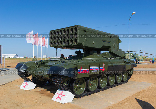 Тяжелая огнемётная система  на танковом шасси (2021 год). Редакционное фото, фотограф Андрей Цыганков / Фотобанк Лори