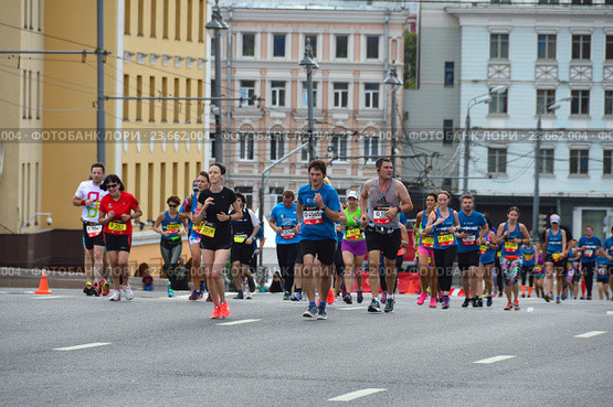 Участники Музыкального полумарафона 14 августа 2016 года в Москве. Редакционное фото, фотограф lana1501 / Фотобанк Лори