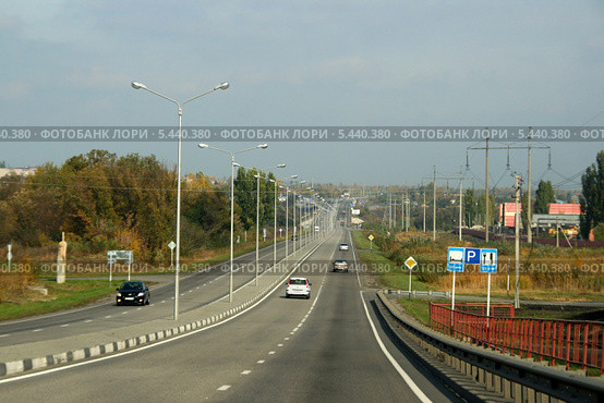 Участок автотрассы Губкин - Старый Оскол (2013 год). Редакционное фото, фотограф Щеголева Ольга / Фотобанк Лори