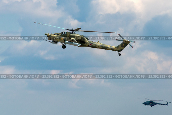 Ударный вертолет МИ-28, "Ночной охотник" на авиабазе "Кубинка" во  время летной подготовки военного парада к Дню Победы (2016 год). Редакционное фото, фотограф Pukhov K / Фотобанк Лори