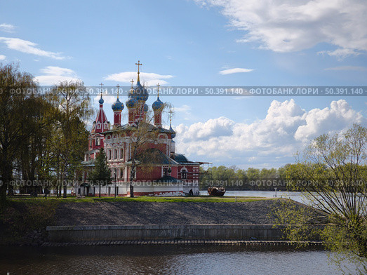 Угличский кремль на берегу Волги. Редакционное фото, фотограф Мария Сергеева / Фотобанк Лори