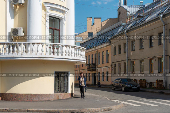 Угол набережной реки Фонтанки и улицы Оружейника Федорова (2019 год). Редакционное фото, фотограф Александр Щепин / Фотобанк Лори