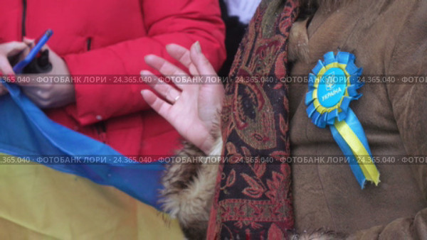 Украинский патриотический флэш-моб, песня (2016 год). Редакционное видео, видеограф Потийко Сергей / Фотобанк Лори