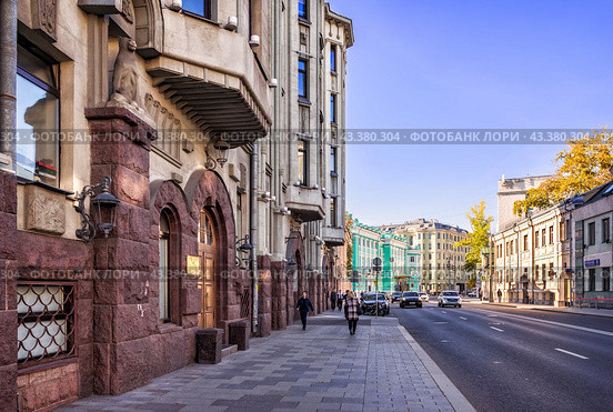 Улица Большая Полянка, доходный дом Якова Демента, Москва (2023 год). Стоковое фото, фотограф Baturina Yuliya / Фотобанк Лори