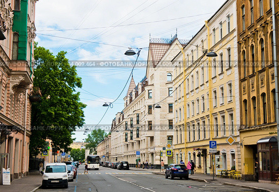 Улица Короленко. Санкт-Петербург. Россия (2024 год). Редакционное фото, фотограф E. O. / Фотобанк Лори