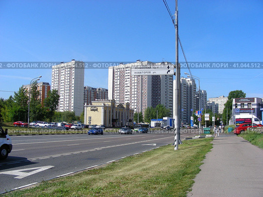 Улица Обручева. Обручевский район. Город Москва (2014 год). Редакционное фото, фотограф lana1501 / Фотобанк Лори