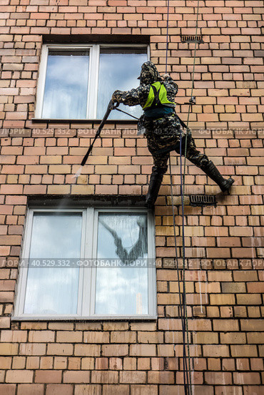 Urban mountaineering. Industrial climbers (2021 год). Редакционное фото, фотограф Iva Noel / Фотобанк Лори