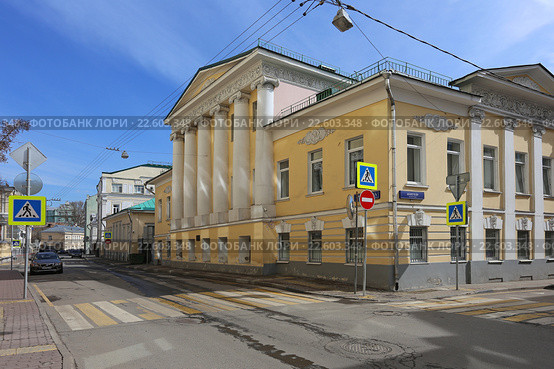 Усадьба И.В. Лаврентьева весной, Москва, Сверчков пер., 4/1 (2016 год). Редакционное фото, фотограф Алексей Гусев / Фотобанк Лори