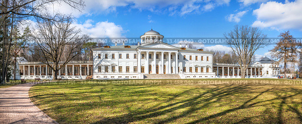 Усадьба Остафьево Main House in Ostafyevo (2020 год). Редакционное фото, фотограф Baturina Yuliya / Фотобанк Лори