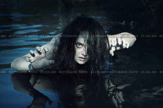 Утопленница в воде. Стоковое фото, фотограф Darkbird77 / Фотобанк Лори