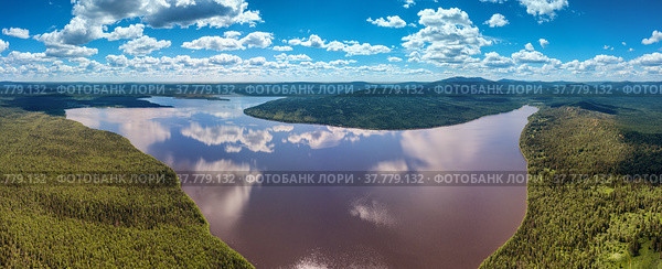 Южный Урал, Уральские горы. Национальный парк «Зюраткуль», панорама озера Зюраткуль. Вид с воздуха. Southern Urals, Ural Mountains. Zyuratkul National Park, panorama of the Zyuratkul Lake. Aerial view. Стоковое фото, фотограф Евгений Романов / Фотобанк Лори