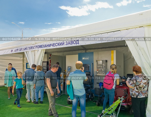 V Владимирский межрегиональный экономический форум «Золотое кольцо России — 50. Предпринимательство и туризм: инвестиции в будущее». Экспозиция ОАО "Ковровский электромеханический завод" (2017 год). Редакционное фото, фотограф Макаров Алексей / Фотобанк Лори