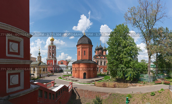В Высоко-Петровском монастыре в Москве (2012 год). Стоковое фото, фотограф Павел Широков / Фотобанк Лори