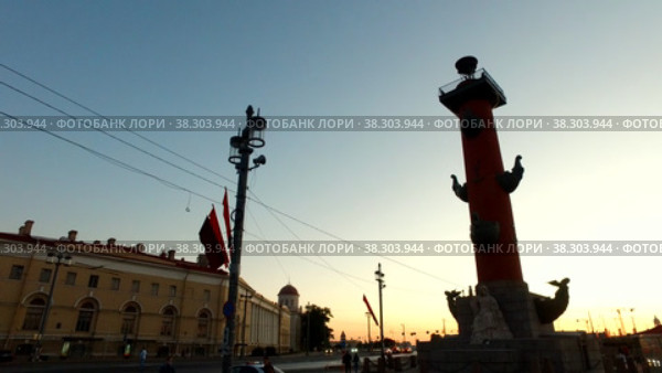 Vasilievsky Island Spit. Rostral column. White night. Unique urban landscape center Saint Petersburg. (2020 год). Редакционное видео, видеограф Aleksandr Golubev / Фотобанк Лори