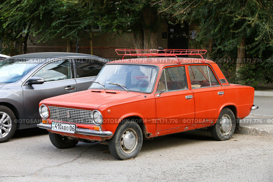 VAZ-21011 Zhiguli (2022 год). Редакционное фото, фотограф Art Konovalov / Фотобанк Лори