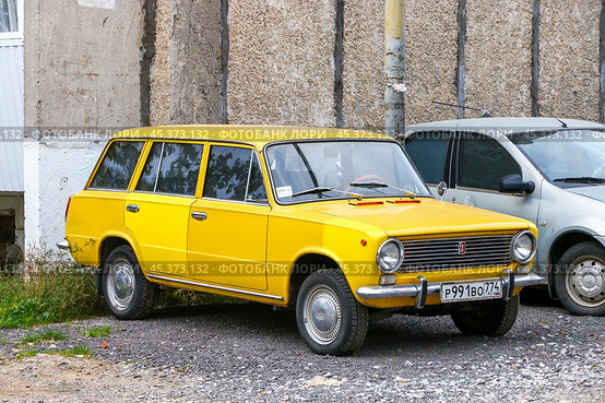 VAZ-2102 Zhiguli. Редакционное фото, фотограф Art Konovalov / Фотобанк Лори
