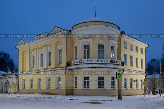 Великий Устюг. Детский музейный центр. Вечерний вид. Редакционное фото, фотограф Литвяк Игорь / Фотобанк Лори