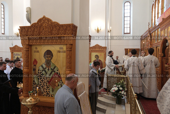 Великое освящение Воскресенского храма поселка Быково Раменского района (2020 год). Редакционное фото, фотограф Дмитрий Неумоин / Фотобанк Лори