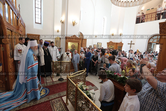 Великое освящение Воскресенского храма поселка Быково Раменского района (2020 год). Редакционное фото, фотограф Дмитрий Неумоин / Фотобанк Лори