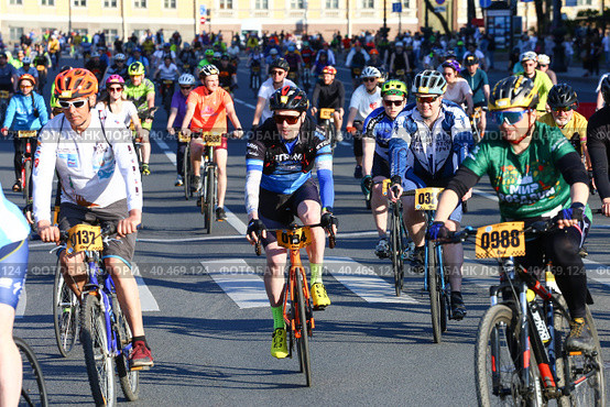 Велогонка La Strada Race. Участники во время заезда. (2023 год). Редакционное фото, фотограф Евгений Кашпирев / Фотобанк Лори