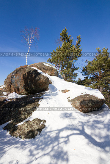 Вершина Столбовской Видовки под снегом (2014 год). Редакционное фото, фотограф Шичкина Антонина / Фотобанк Лори