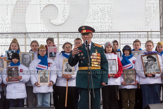 Ветеран Великой Отечественной войны Иван Лыткин выступает со сцены во время праздничных мероприятий на выставке-форуме "Россия" на ВДНХ в день 79-й годовщины Победы в Великой Отечественной войне (2024 год). Редакционное фото, фотограф Николай Винокуров / Фотобанк Лори