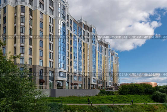 Вид на Аллею культуры и клубный дом "Ривьера", Екатеринбург (2024 год). Стоковое фото, фотограф Pukhov K / Фотобанк Лори