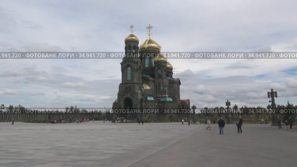 Вид на Главный храм Вооруженных Сил Российской Федерации облачным августовским днем. Московская область (2020 год). Редакционное видео, видеограф Виктор Карасев / Фотобанк Лори