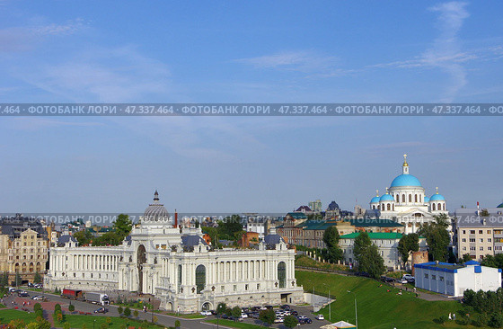 Вид на Казань со смотровой площадки в Казанском кремле (2020 год). Редакционное фото, фотограф Алексей Иванов / Фотобанк Лори
