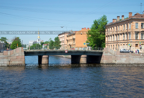 Вид на Смежный мост в створе Крюкова канала. Санкт-Петербург (2014 год). Стоковое фото, фотограф Виктор Карасев / Фотобанк Лори