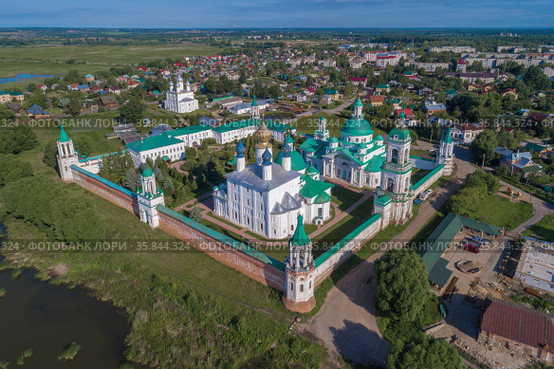 Вид  на Спасо-Яковлевский Дмитровский монастырь июльским солнечным днем (аэросъемка). Ростов, Золотое кольцо России (2019 год). Стоковое фото, фотограф Виктор Карасев / Фотобанк Лори