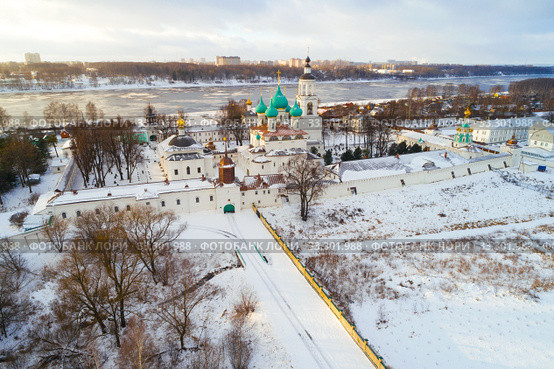 Вид на Толгский монастырь январским днем (аэросъемка). Ярославль, Россия (2020 год). Стоковое фото, фотограф Виктор Карасев / Фотобанк Лори