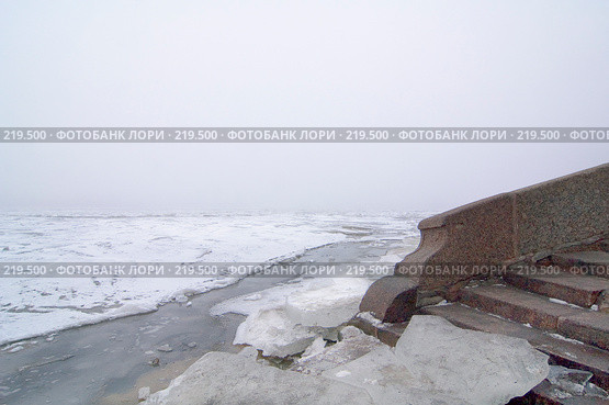 Вид на туманную Неву. Санкт-Петербург (2007 год). Стоковое фото, фотограф Александр Алексеев / Фотобанк Лори