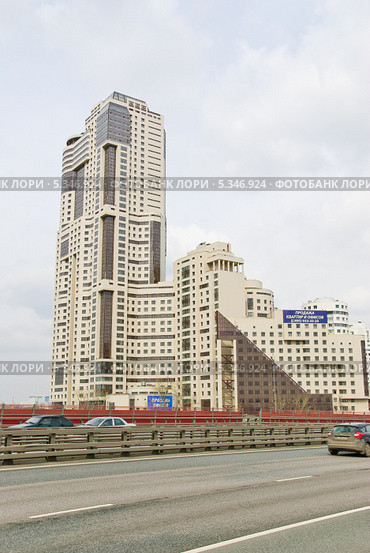 Вид на жилой комплекс "Континенталь" с Живописного моста (2012 год). Редакционное фото, фотограф Алёшина Оксана / Фотобанк Лори