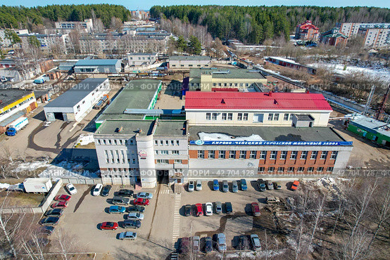 Вид с высоты на Кирово-Чепецкий Городской Молочный Завод (аэросъемка 2022 года) Редакционное фото, фотограф Владислав Самошкин / Фотобанк Лори
