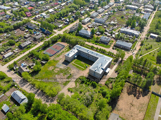 Вид с высоты на школу №1 в Оричах (аэросъемка 2021 года) Стоковое фото, фотограф Владислав Самошкин / Фотобанк Лори