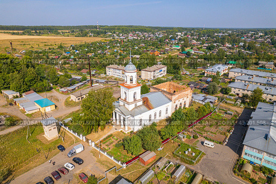 Вид с высоты на церковь Рождества Богородицы в Орлове (аэросъемка 2022 года) Стоковое фото, фотограф Владислав Самошкин / Фотобанк Лори