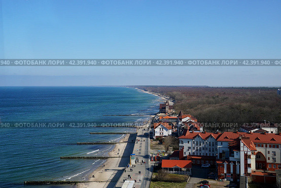 Вид с высоты на Зеленоградск и Куршскую косу (2024 год). Стоковое фото, фотограф Максим Соколов / Фотобанк Лори